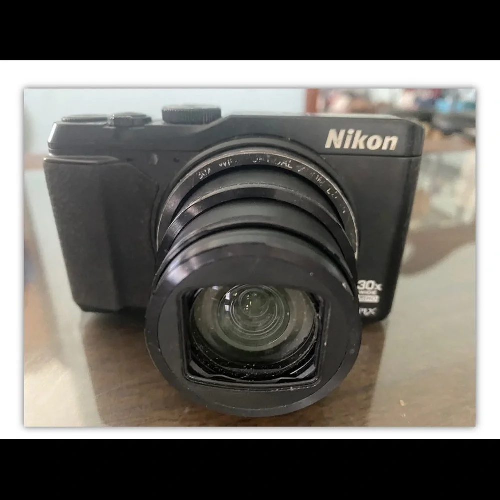 Nikon cool pix s9900 black Wi-Fi digital camera in great working condition